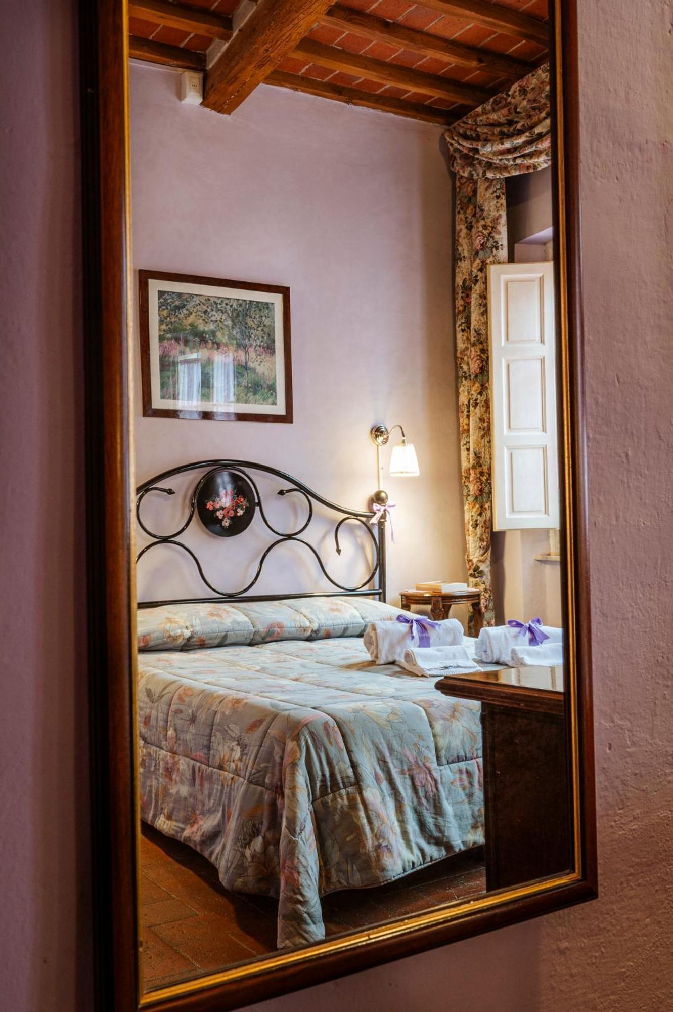 مبيت وإفطار مونت كارلو Antica Casa Dei Rassicurati المظهر الخارجي الصورة