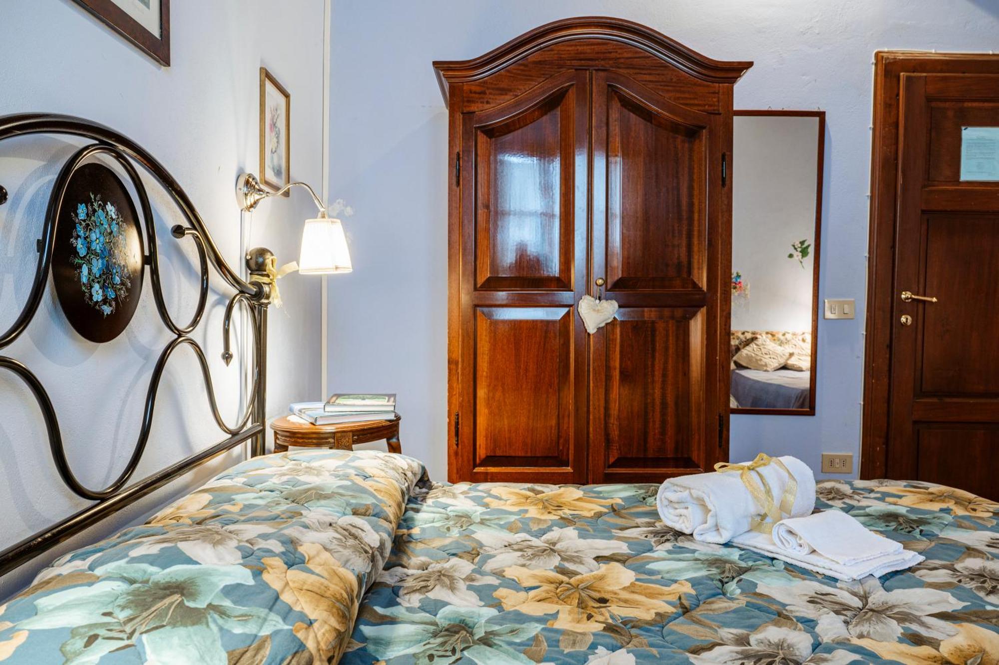 مبيت وإفطار مونت كارلو Antica Casa Dei Rassicurati المظهر الخارجي الصورة